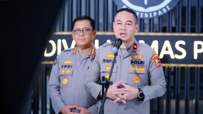 Polri Evakuasi Dua Jenazah KM Virgo dengan Helikopter