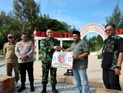 Dandim 0101/KBA Serahkan Bantuan Pompa Air kepada Kelompok Tani