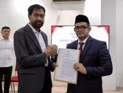 Mualem Lantik Taufik sebagai Pejabat Sekda Aceh di Medan