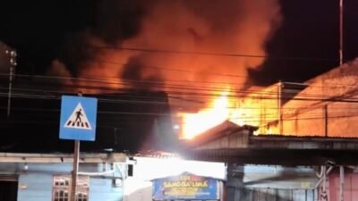 Dua Rumah Kayu di Kemili Aceh Tengah Hangus Terbakar