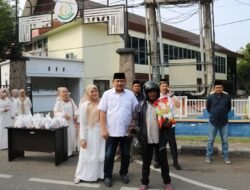Kejari Banda Aceh Salurkan Sembako dan Santunan Anak Yatim