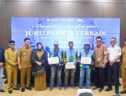 Tingkatkan Ketertiban Parkir, Illiza Serahkan Penghargaan dan Atribut Jukir
