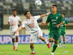 PSS Sleman Kalah 1-2 dari Borneo FC, Huistra Soroti Kartu Merah